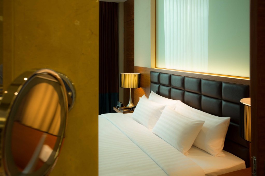 Бангкок: The Grand Fourwings Convention Hotel