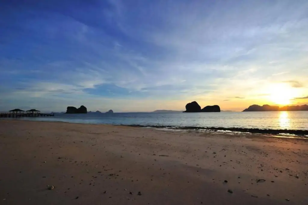 главный пляж: Koh Ngai Resort
