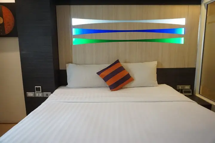 Бангкок: Seasons Boutique Hotel