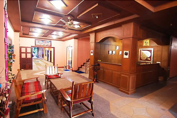 Ланта: Pada Hotel