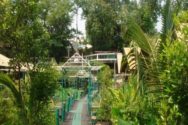 carousel image 4