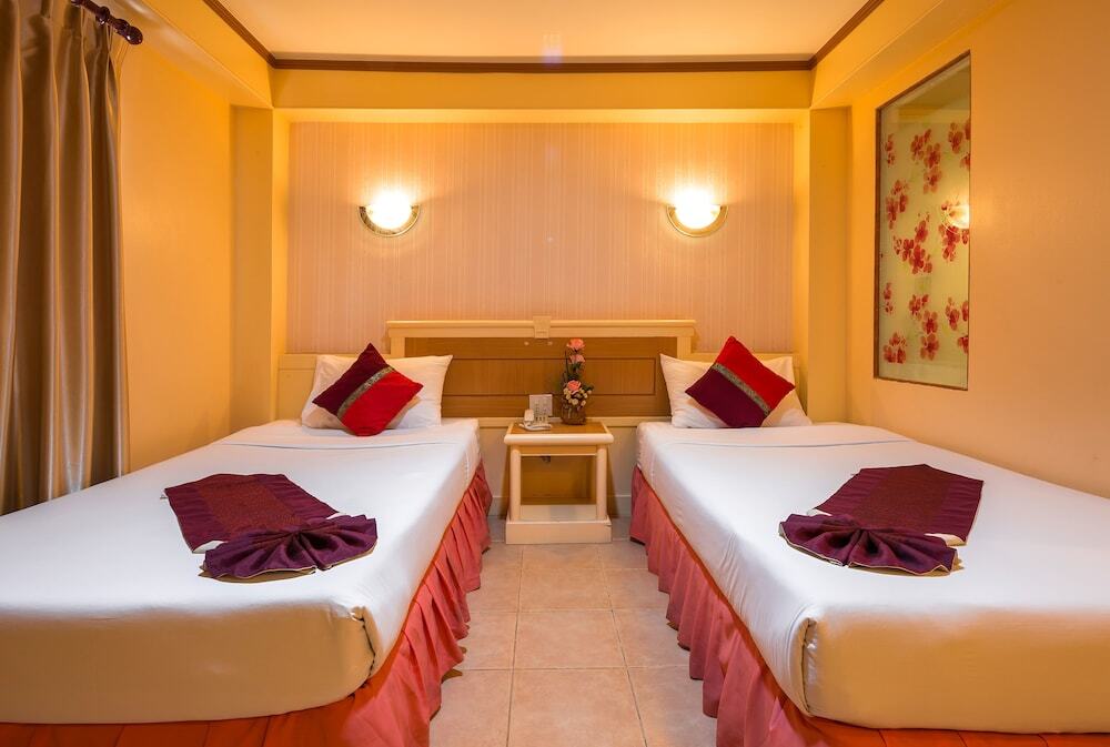 Кату: 8080 Hotel Patong