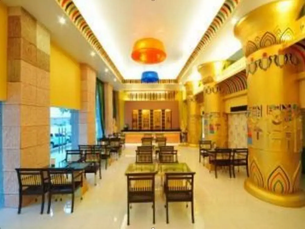 Бангкок: Aunchaleena Grand Hotel Wing B