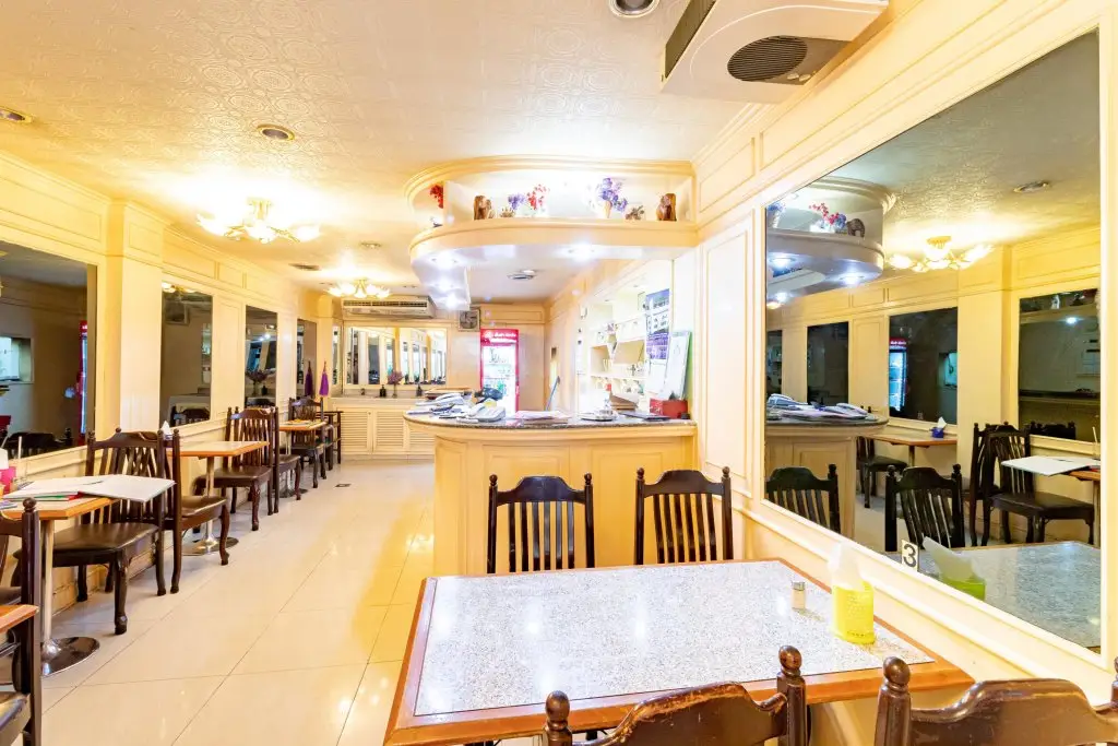 Бангкок: Woodlands Inn