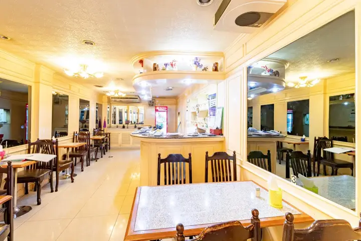 Бангкок: Woodlands Inn