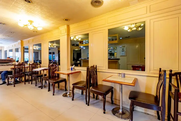 Бангкок: Woodlands Inn
