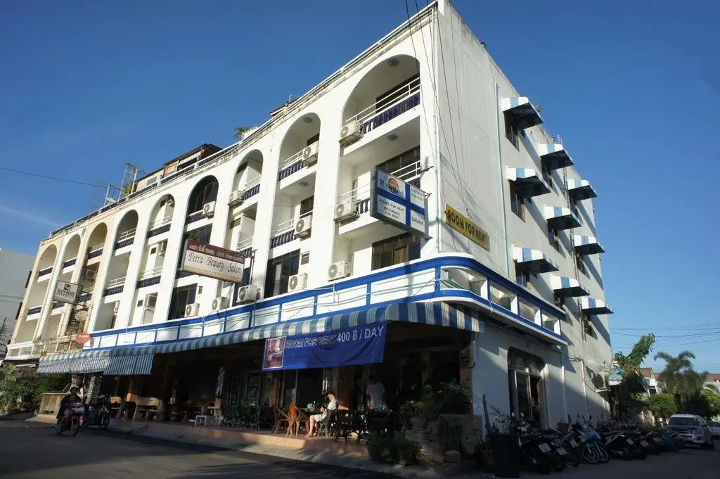 Паттайя: River Hotel