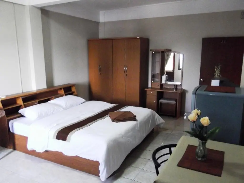 Паттайя: River Hotel