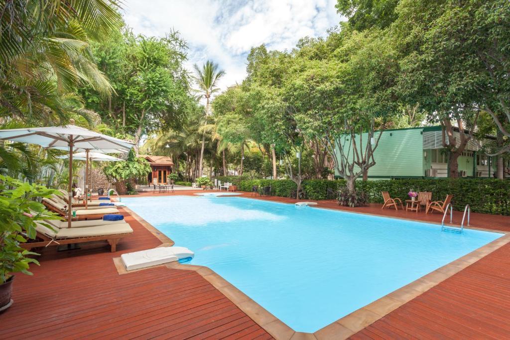 Чаам: Raya Resort Beach front - The Most Green Resort in Cha-am