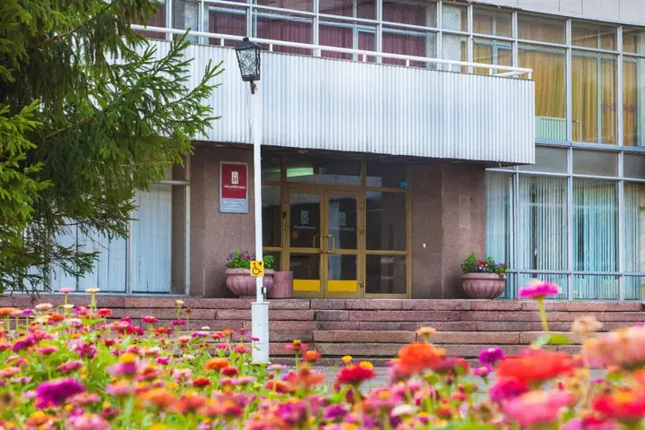 Омск: Гостиница Молодежная