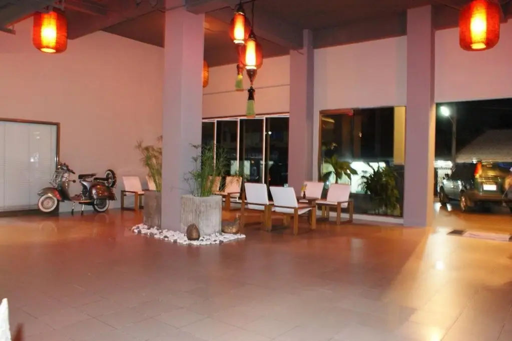Муанг: Rome Place Hotel