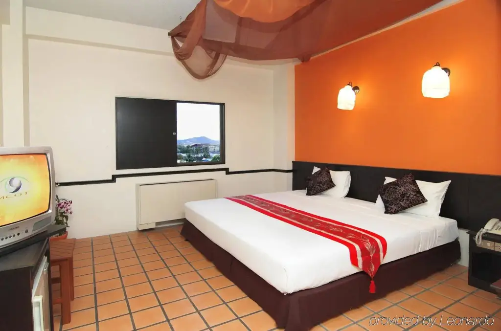 Муанг: Rome Place Hotel