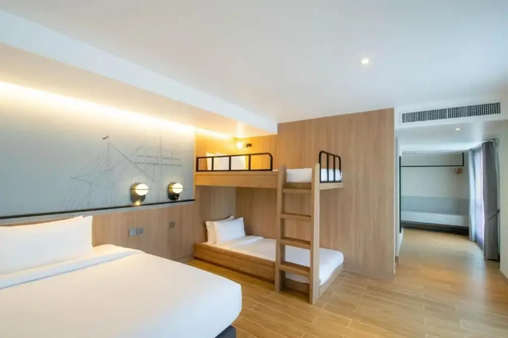 Паккрет: 13 Coins Tower Hotel Tiwanon