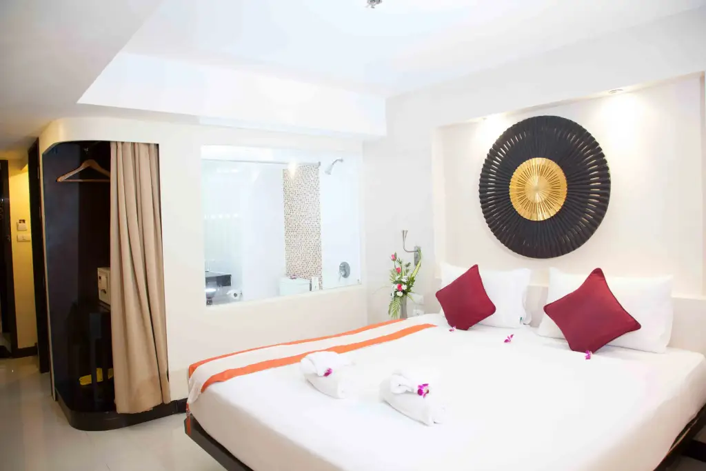 Пхукет: The Royal Palm Beach Front