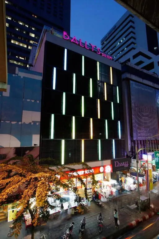 Бангкок: Bally Suite Silom