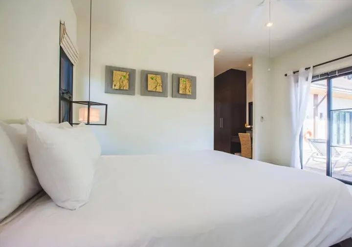 Тхаланг: Two Villas Holiday Oriental Style Layan Beach