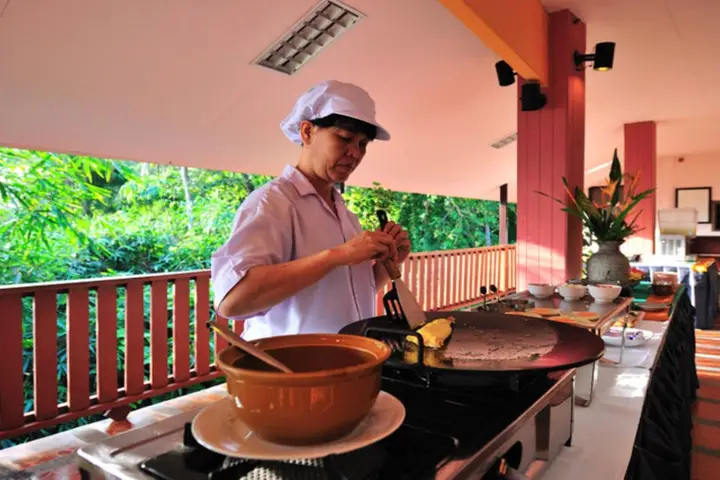 главный пляж: Koh Ngai Cliff Beach Resort