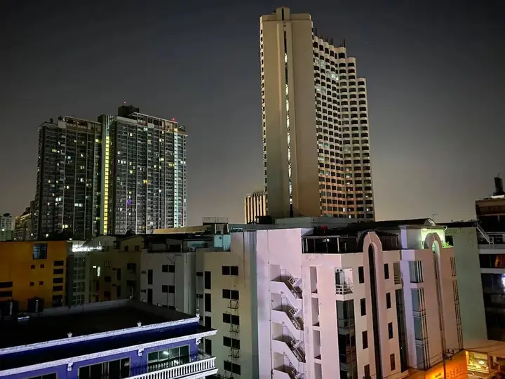 Бангкок: 13 Coins Tower Hotel Ratchada