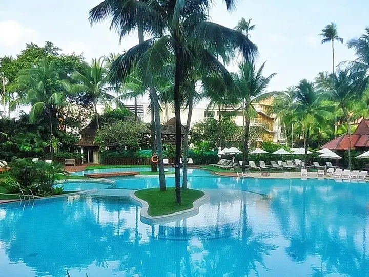 Кату: Patong Beach Hotel by See2Sea