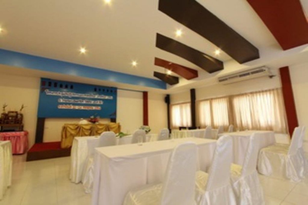 Ханом: B Square Hotel
