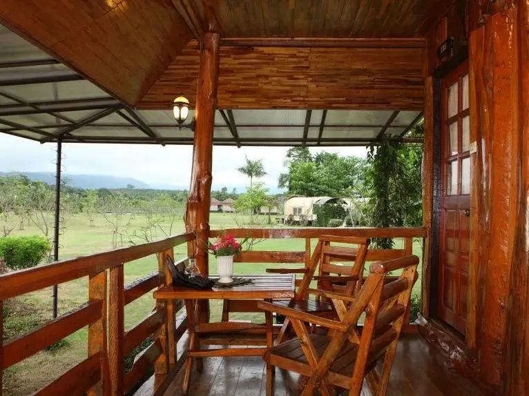 Ванг Нам Кхио: Busai Country View Resort
