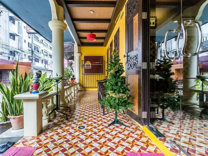 Кату: Patong Sino House