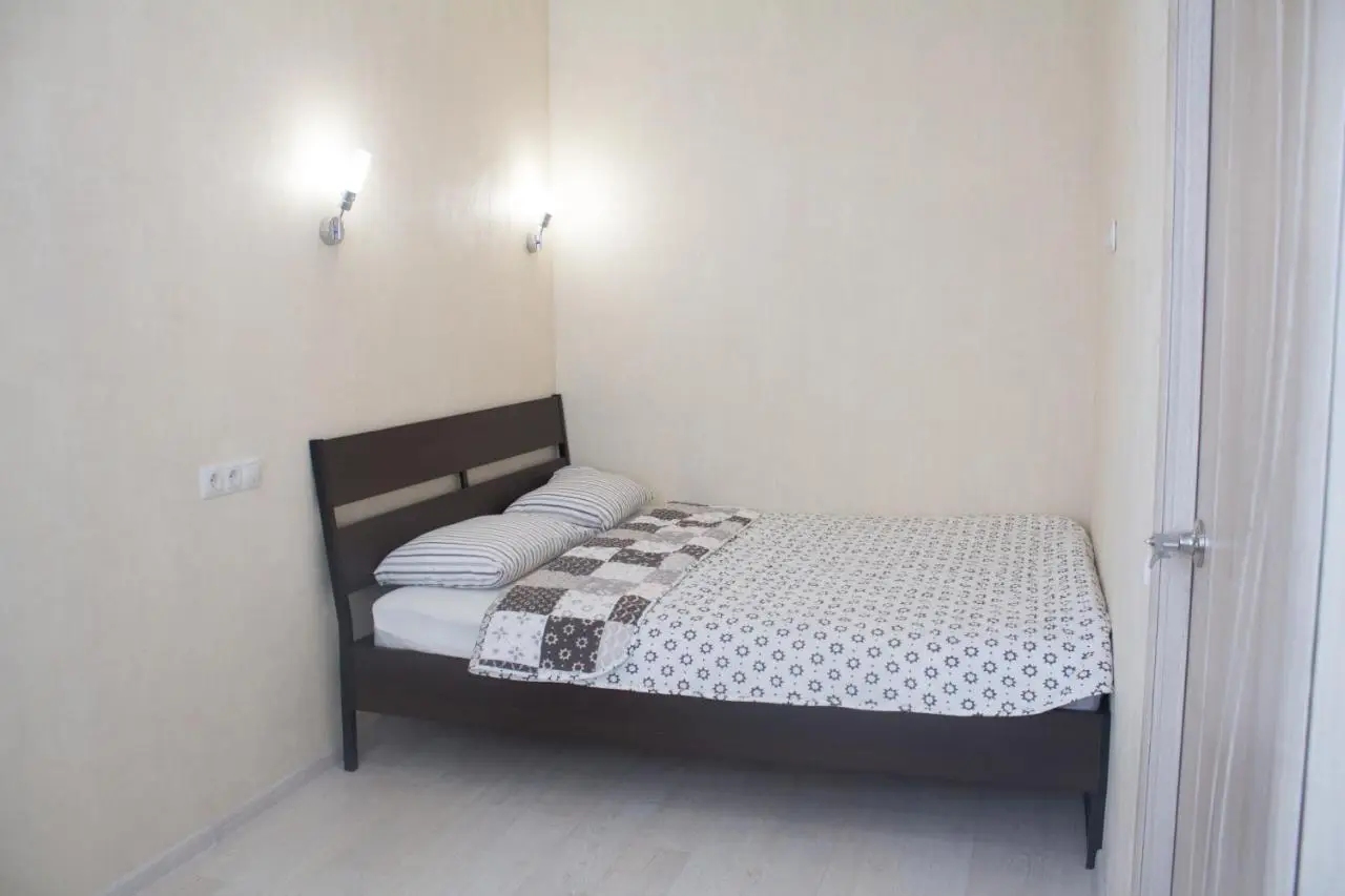 Омск: Apartment Izumrudnyy Bereg