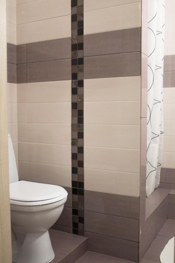 Омск: Apartment Izumrudnyy Bereg