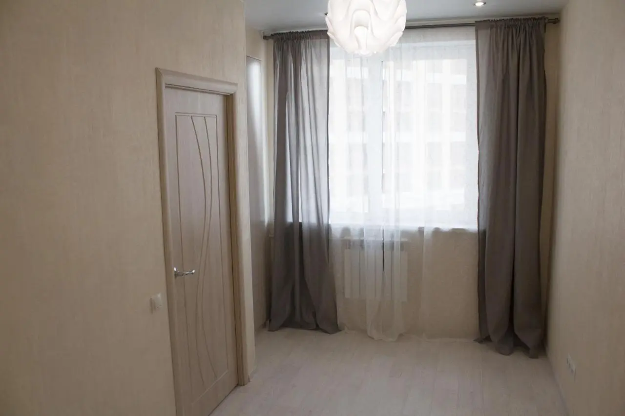 Омск: Apartment Izumrudnyy Bereg