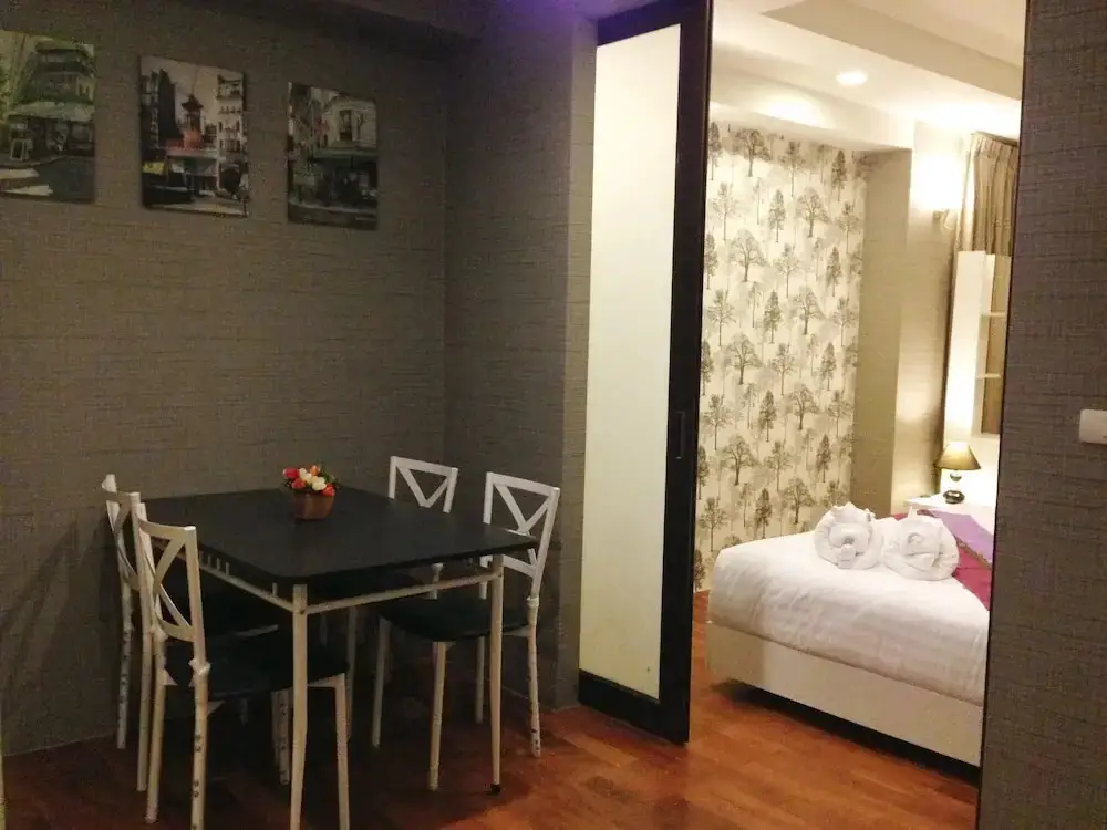 Кату: Haven Lagoon Condominium