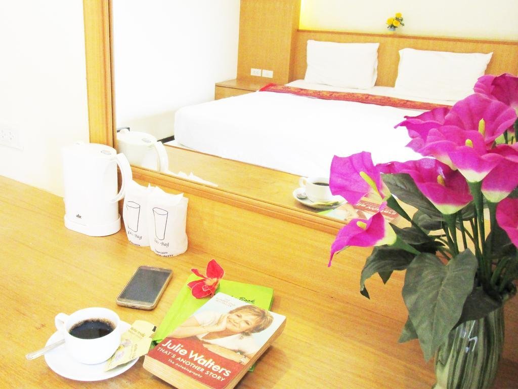 Кату: The Son Patong Beach Hotel