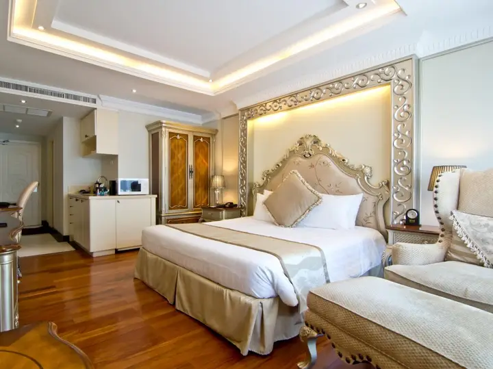Паттайя: LK The Empress Pattaya
