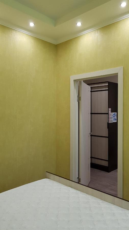 Омск: Apartamenty "Izumrud"
