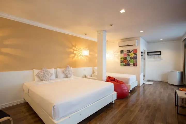Бангкок: First House Hotel