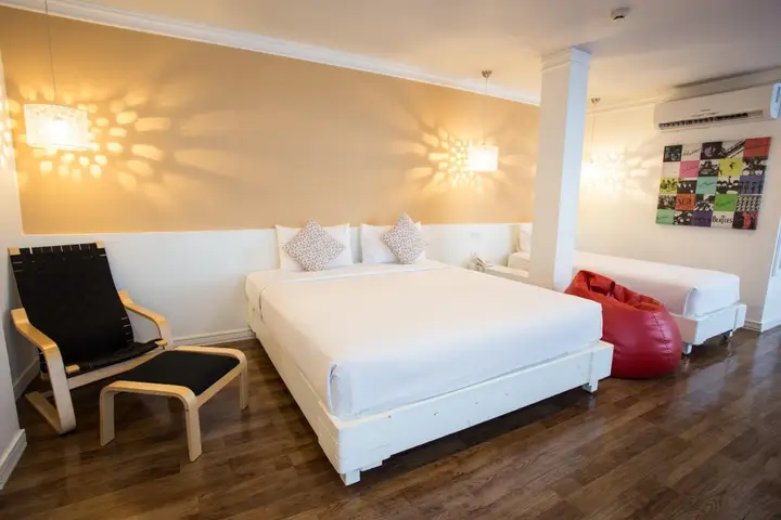 Бангкок: First House Hotel