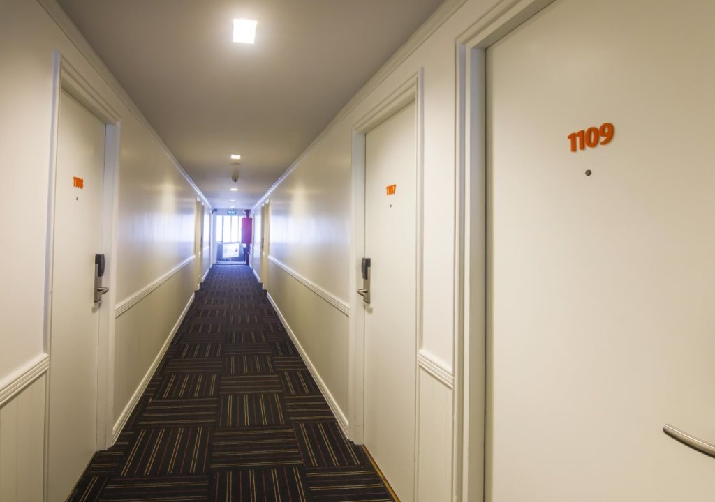 Бангкок: First House Hotel