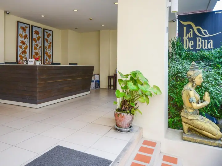 Кату: Ladebua Hotel