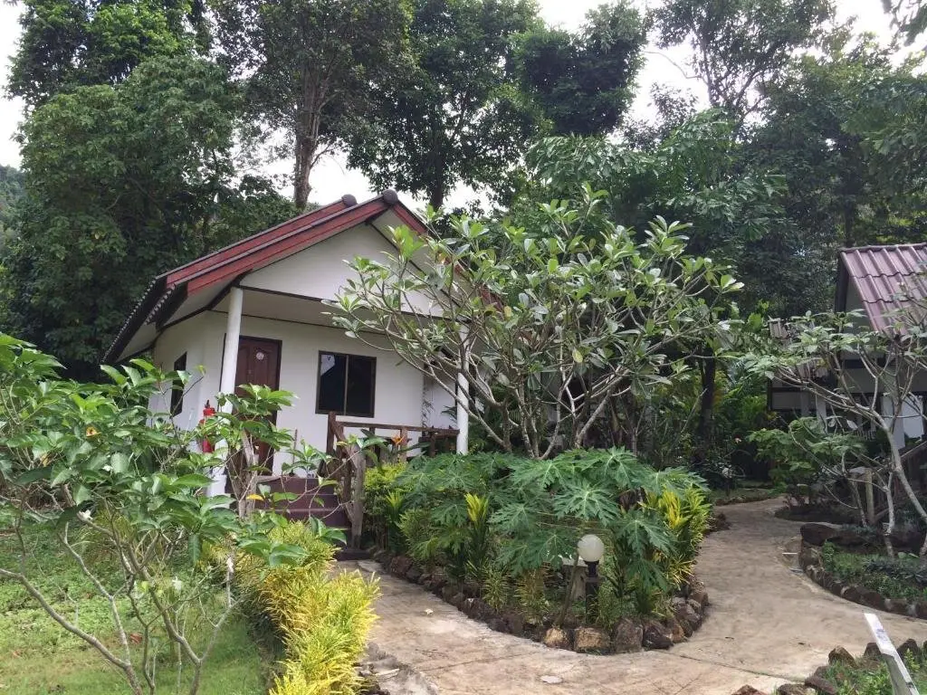 Ко Чанг: Baansanook Bungalows & Pool