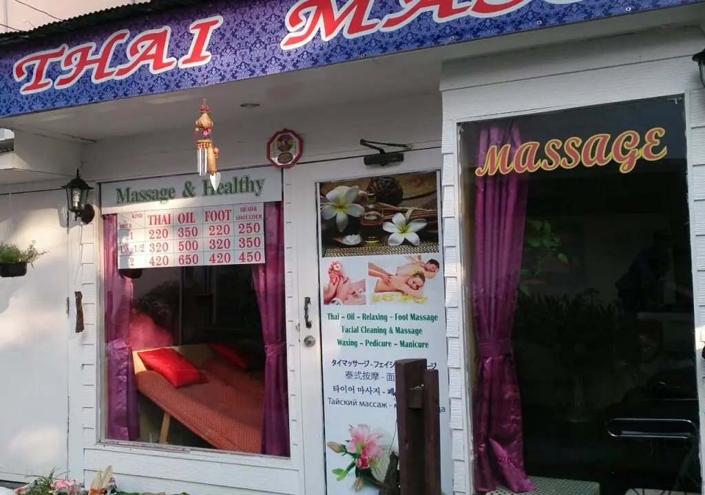 Бангкок: Queen Suriya's Hostel