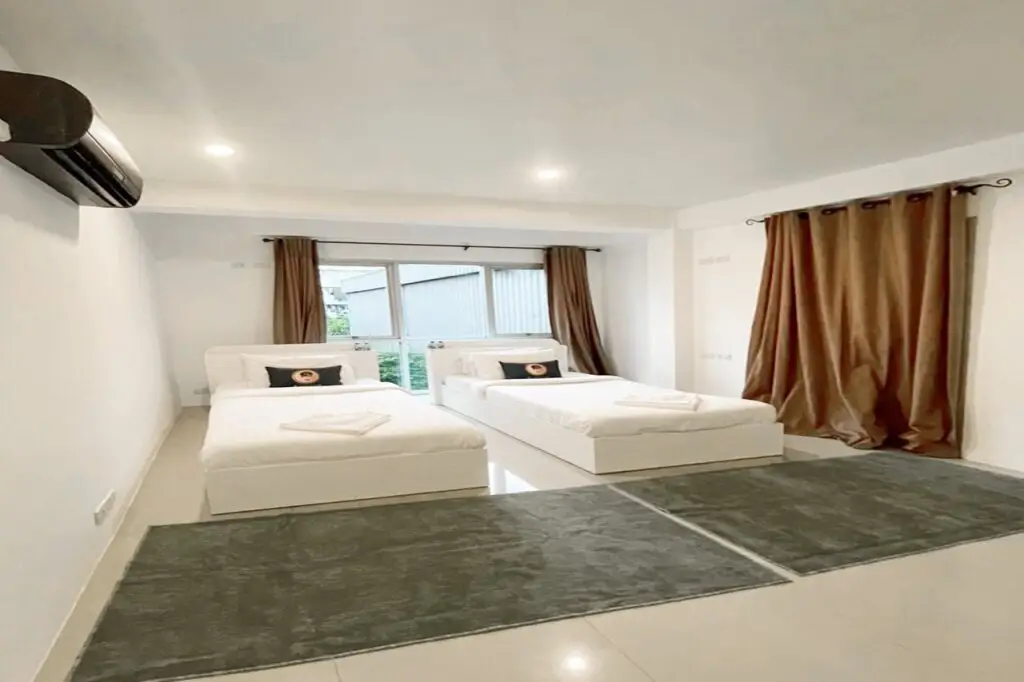 Бангкок: RQ Bangkok Sukhumvit 50 by Collection O
