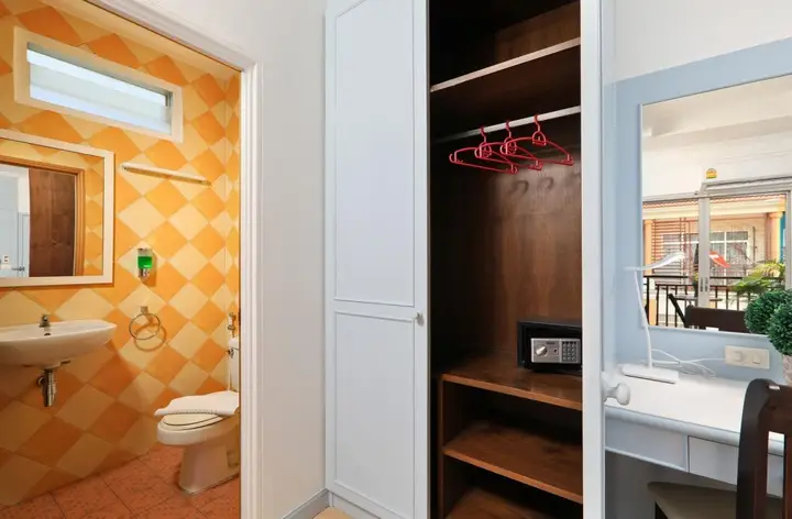 Кату: Gorgeous Boutique Room