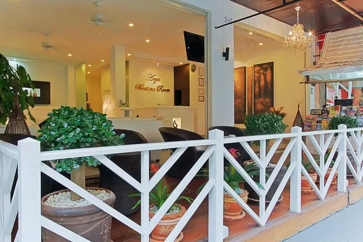 Кату: Gorgeous Boutique Room