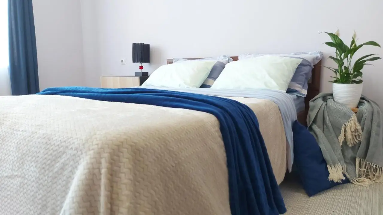 Омск: Nikhouse apartment Izumrud