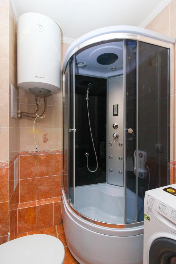 Омск: Nikhouse apartment Izumrud