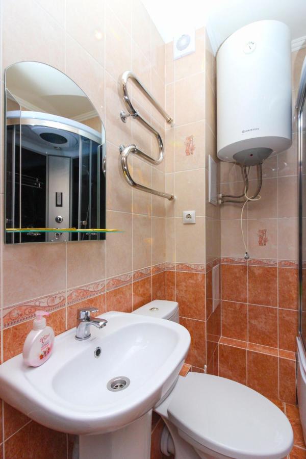 Омск: Nikhouse apartment Izumrud