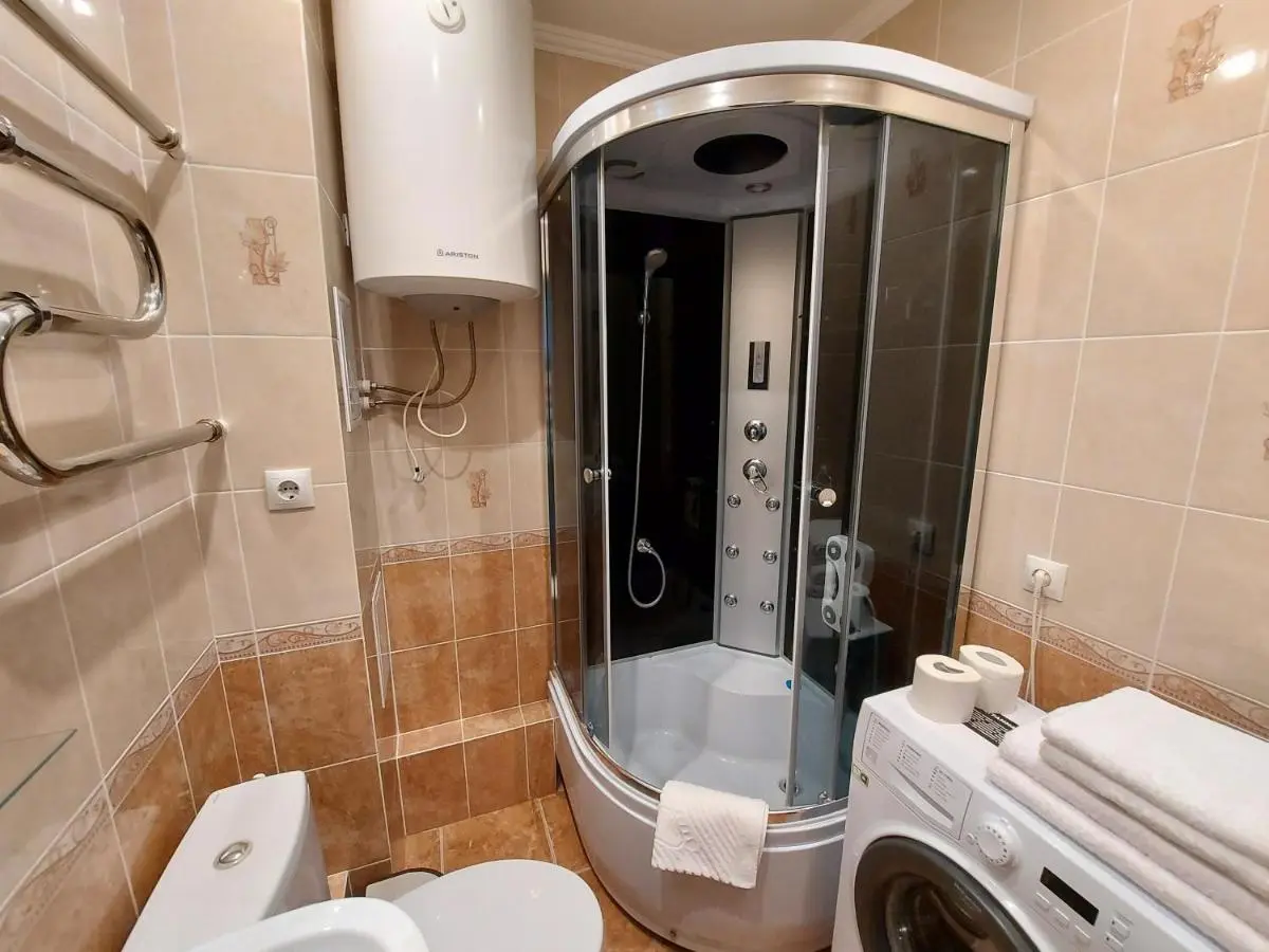 Омск: Nikhouse apartment Izumrud