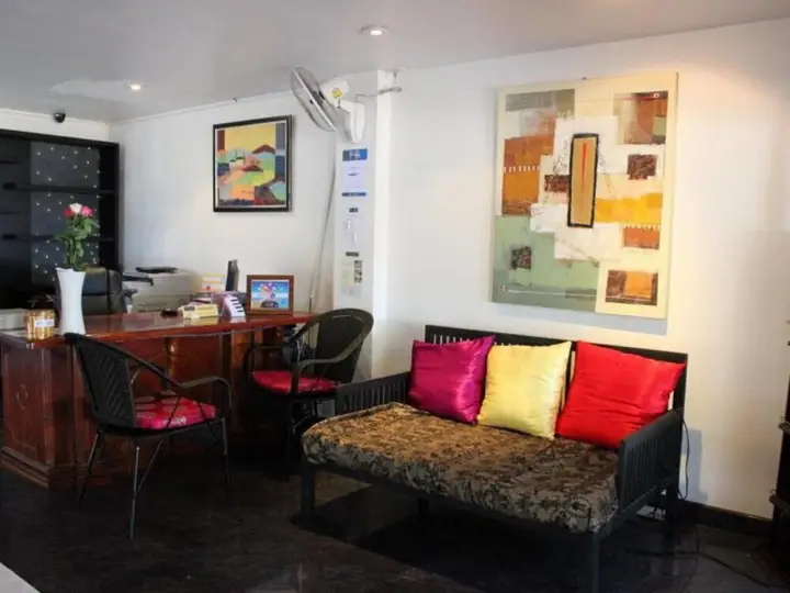 Паттайя: Room Terrace Hostel