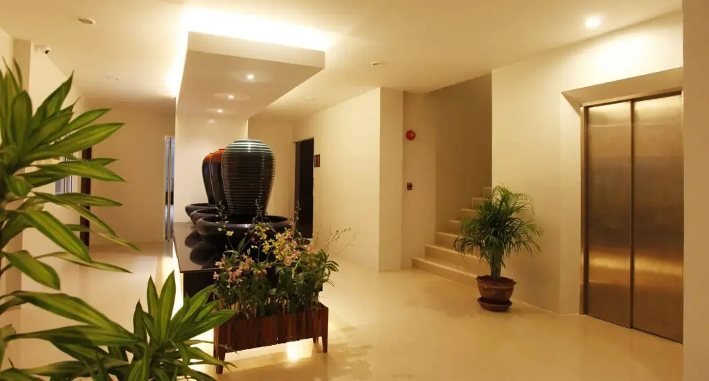 Муанг: Nize Hotel