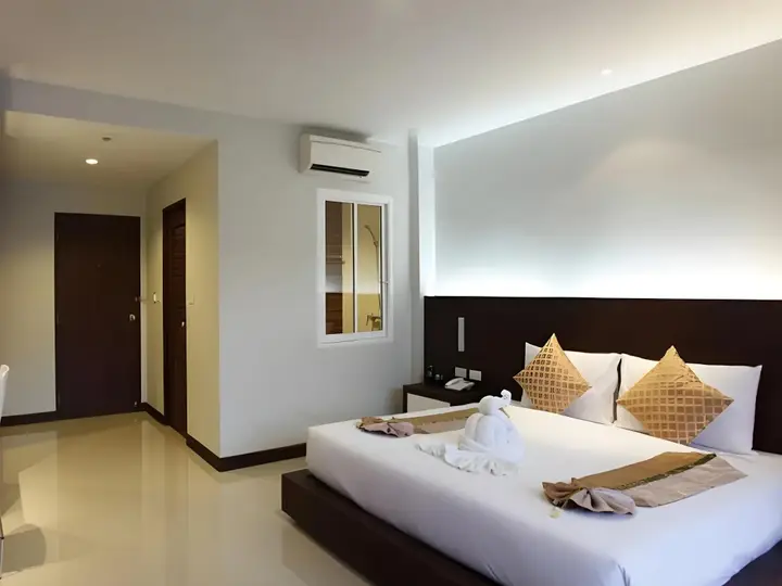 Муанг: Nize Hotel
