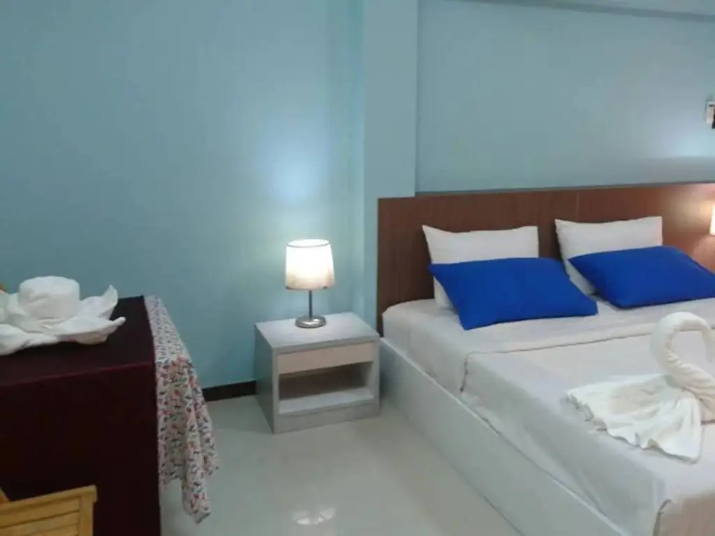 Бангкок: We Train Hotel Donmuang